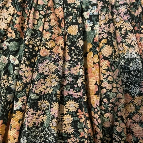 American Eagle floral mini skirt-small like new - Picture 3 of 8